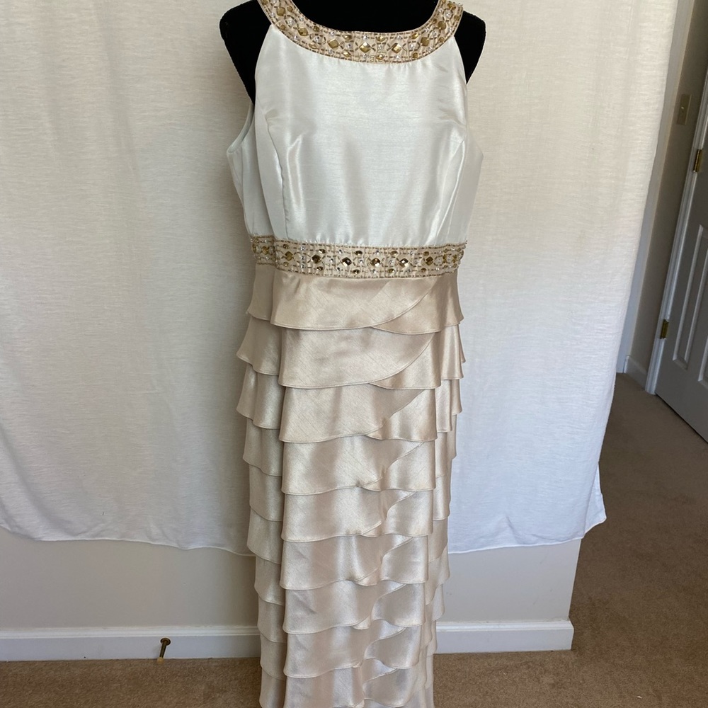 MOB Gown